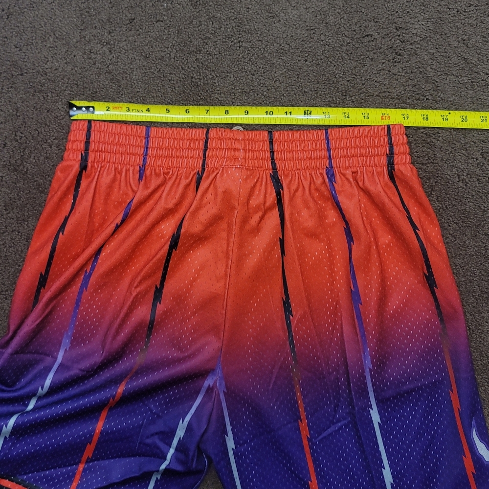 Mitchell & Ness Toronto Raptors 1998 Fadeaway NBA Swingman Shorts Men's Size XL - Picture 7 of 7